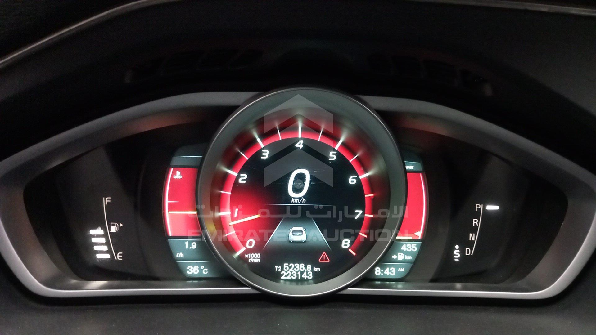2014 VOLVO V40 VIN: YV1635MV8E2123328