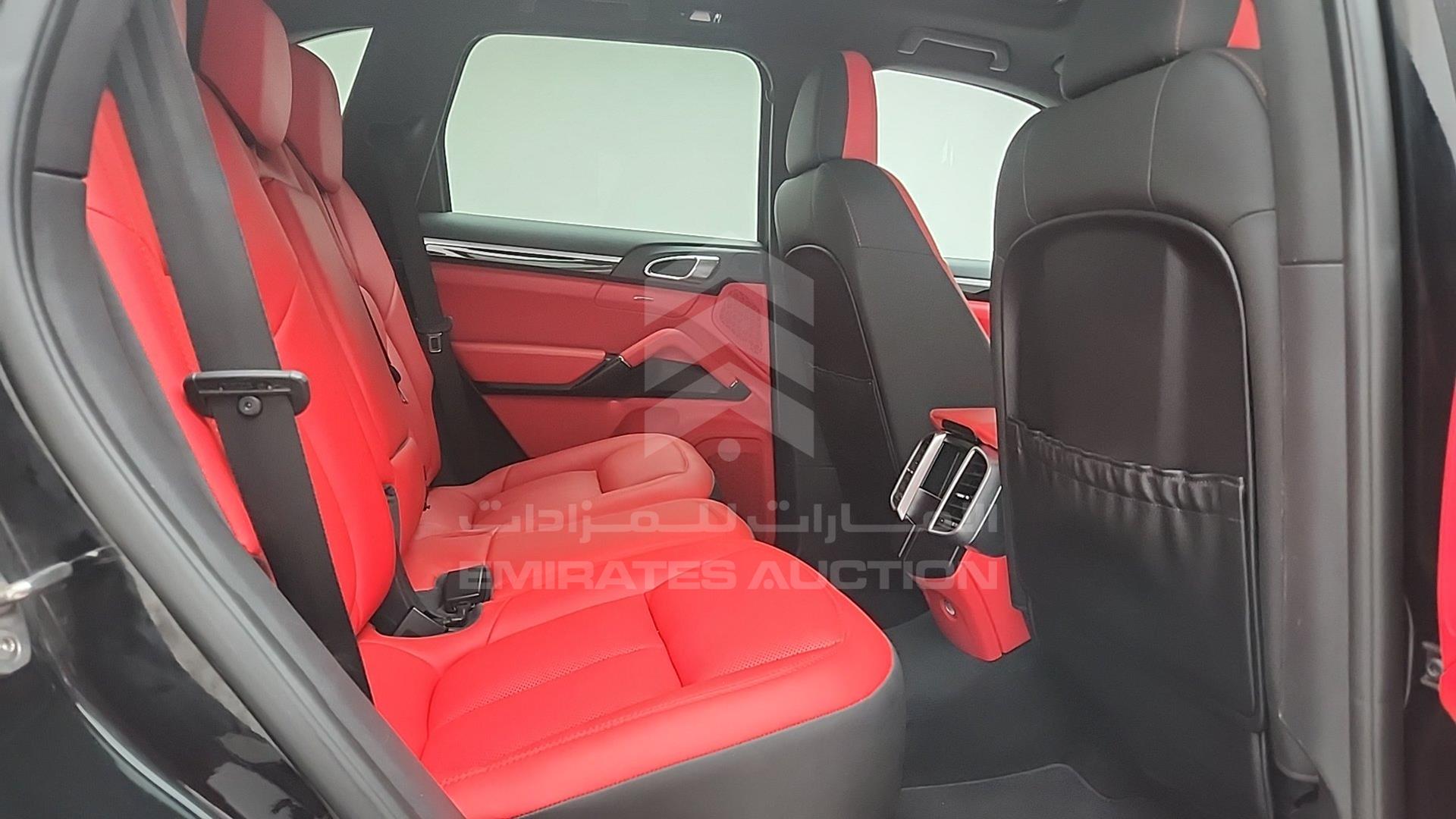 2016 PORSCHE CAYENNE VIN: WP1AA2A28GKA13573
