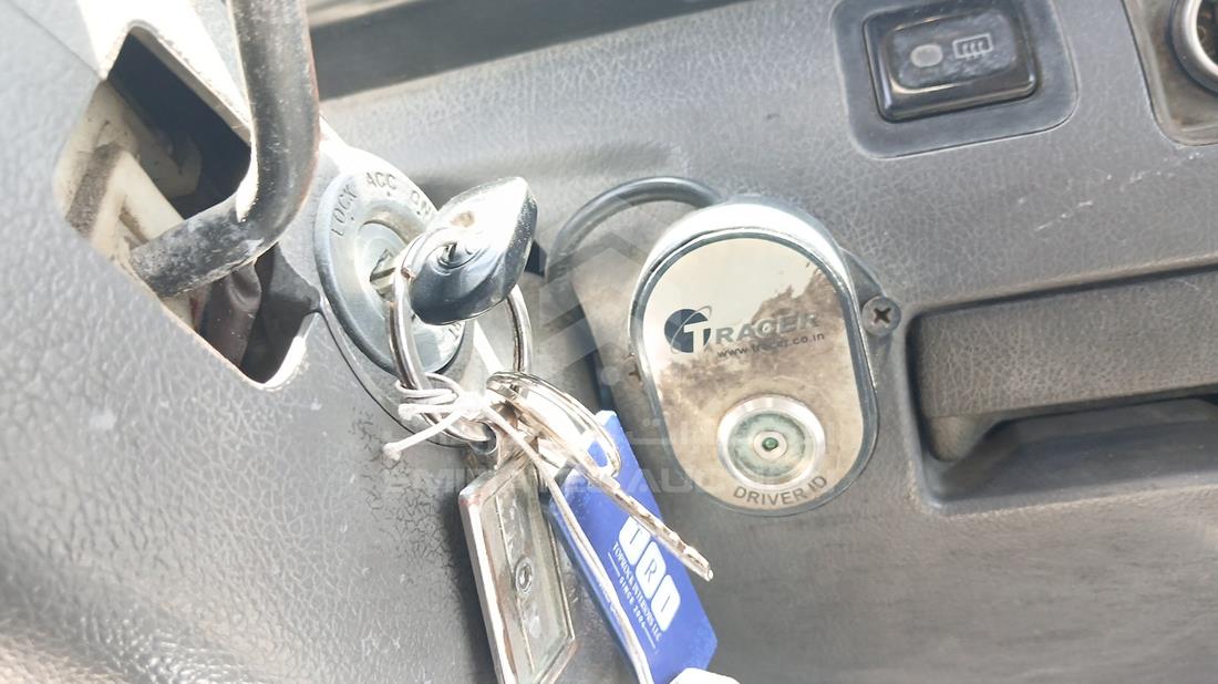 2012 Toyota Coaster — Keys — Photo 5