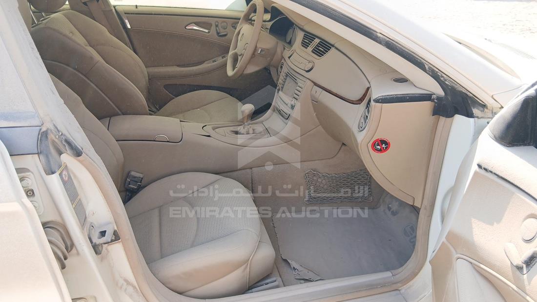 مرسيدس CL 550 2005 — زاوية الراكب الأمامي للمقعد — صورة 22