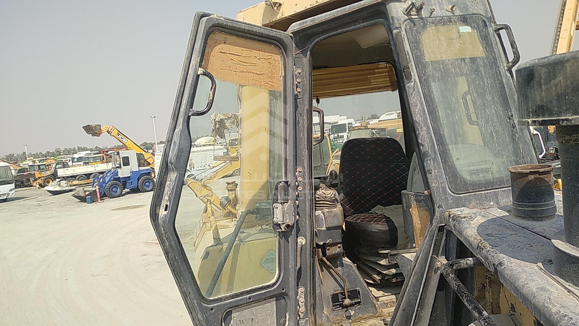2008 KOMATSU D155A VIN: KMT0D043T02066041