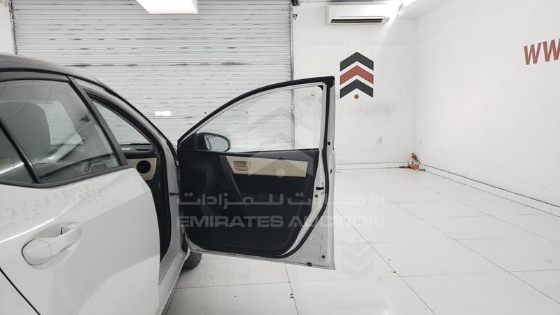 RKLBB9HE9J5206559 Auction: EmiratesAuction Lot: 404120 RKLBB9HE9J5206559 Toyota Corolla 2018 WHITE Photo 26