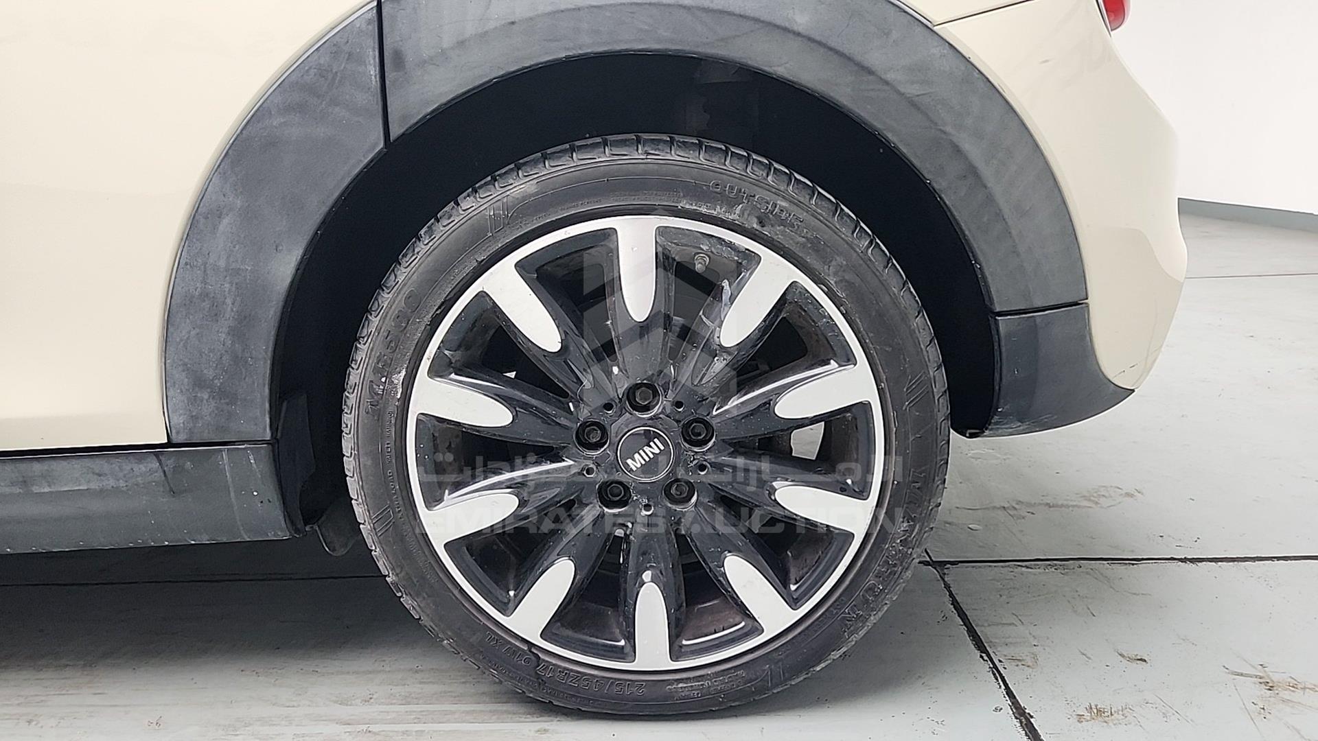 2016 MINI COOPER VIN: WMWXS7100GT842861
