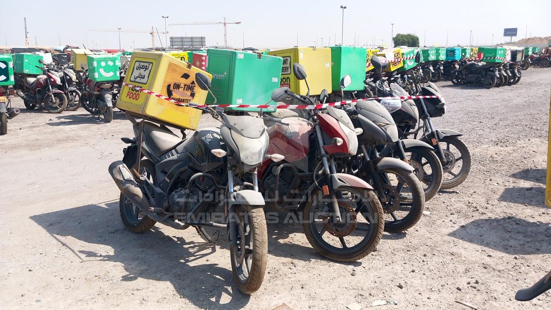 5 Motorbikes — Front Right Angle — Photo 10