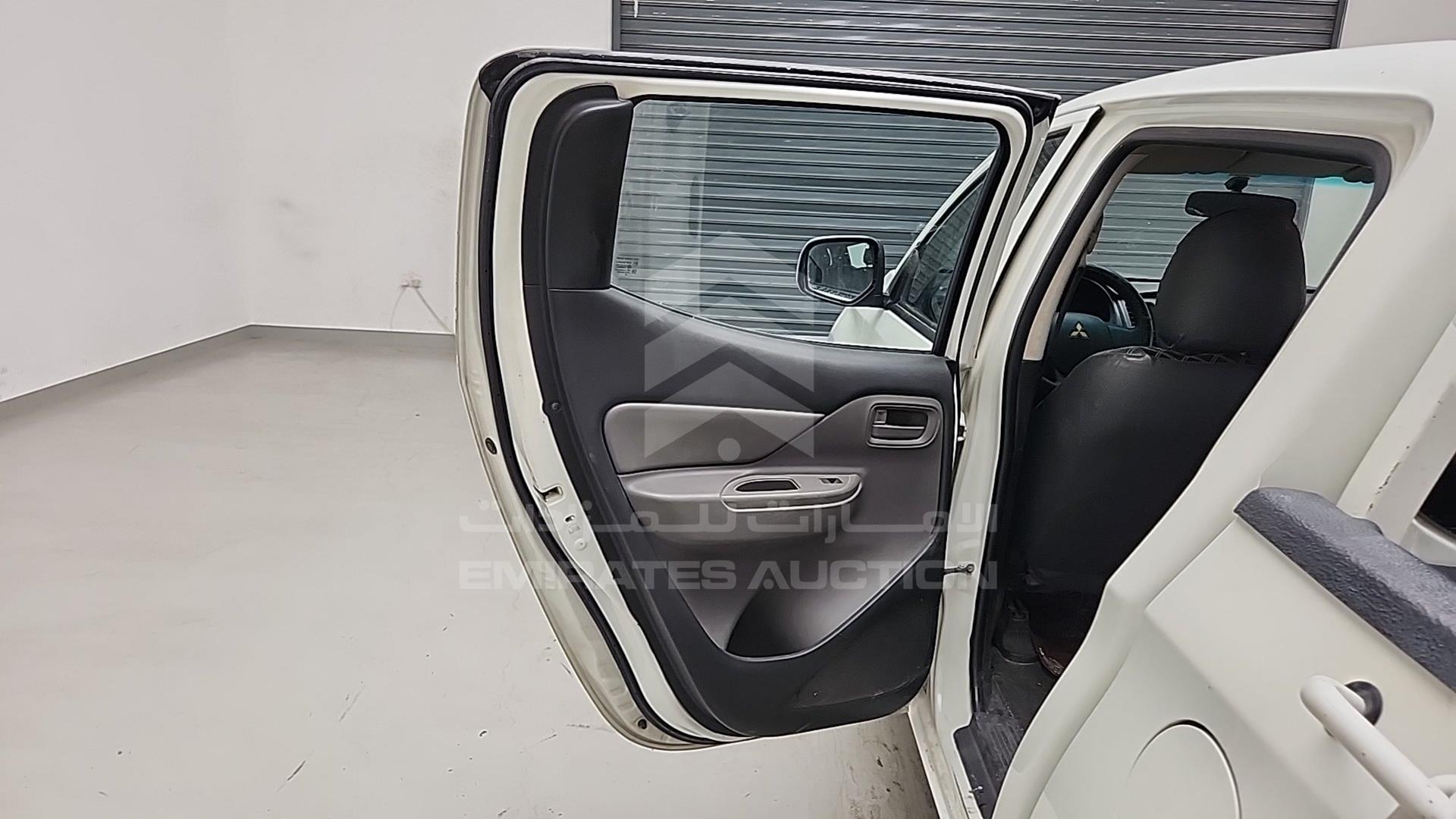 2016 MITSUBISHI L 200 VIN: MMBJNKJ40GH006158