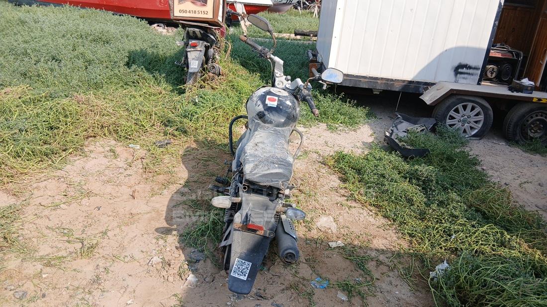 Bajaj Pulsar — Rear View — Photo 8