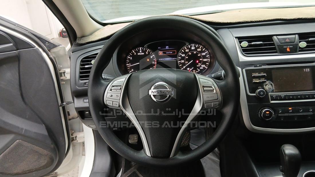 2016 Nissan Altima — Steering & Mounted Controls — Photo 16