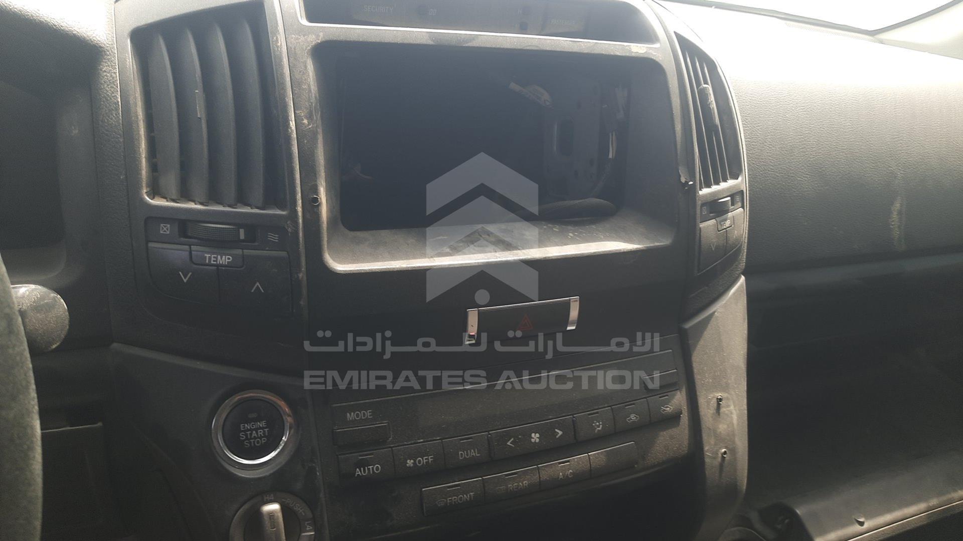 2011 TOYOTA LAND CRUISER VIN: JTMDU09J1B4033618