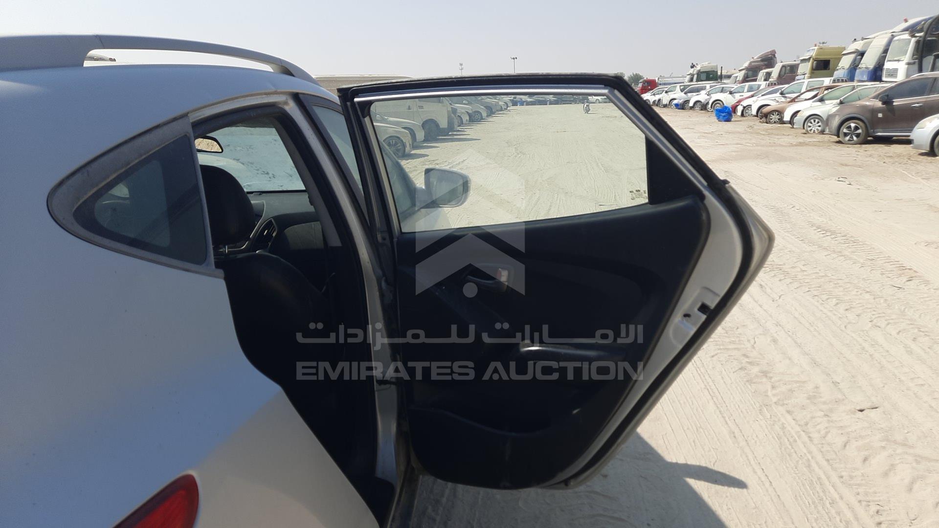 2015 HYUNDAI TUCSON VIN: KMHJT81E7FU056065