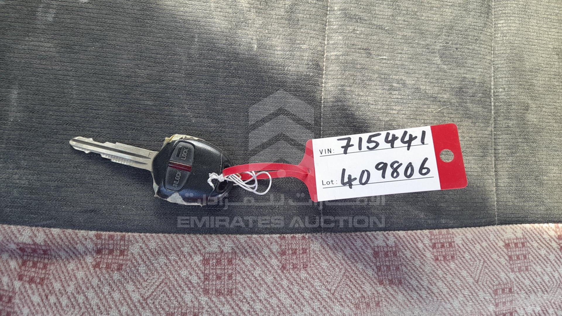2010 MITSUBISHI PAJERO VIN: JMYLRV95WAJ715441