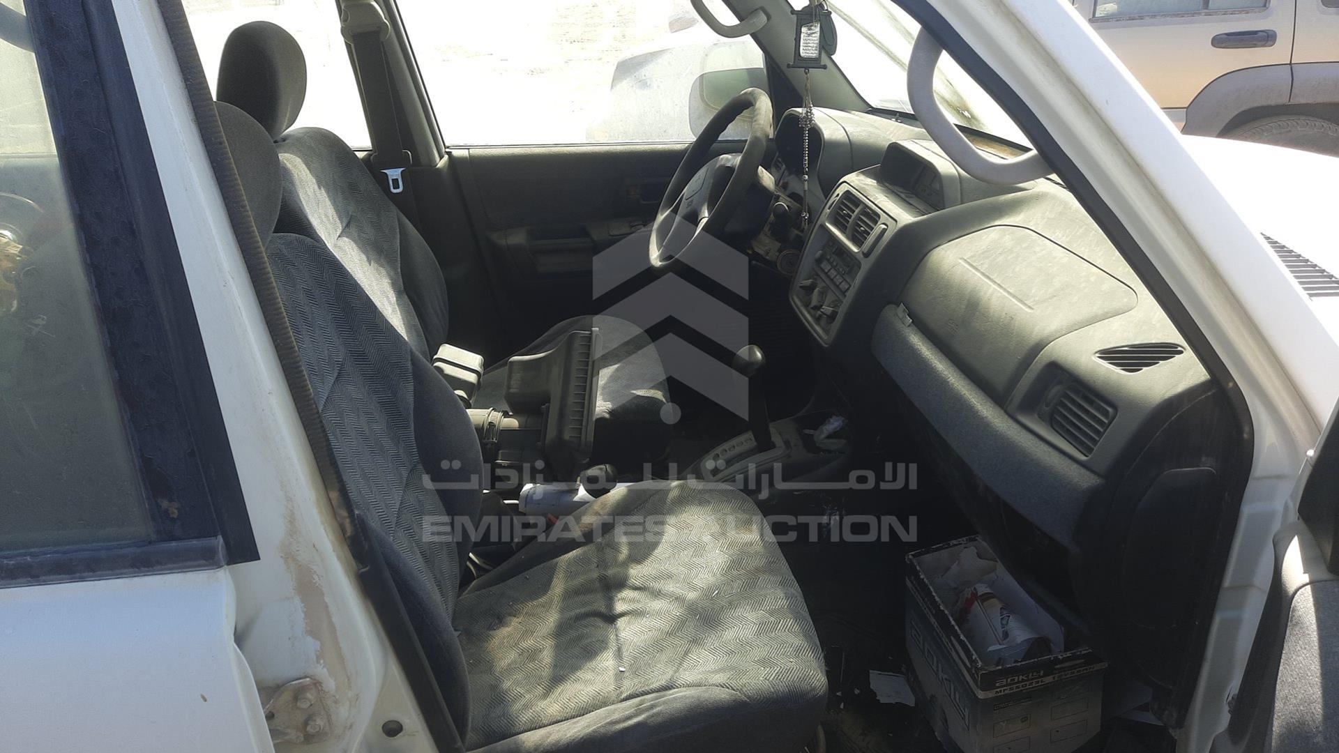 2002 MITSUBISHI PAJERO VIN: JMYLRH77W2Z701065