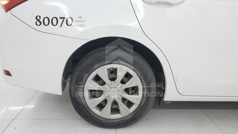 RKLBB9HEXH5193248 Auction: EmiratesAuction Lot: 404124 RKLBB9HEXH5193248 Toyota Corolla 2017 WHITE Photo 27