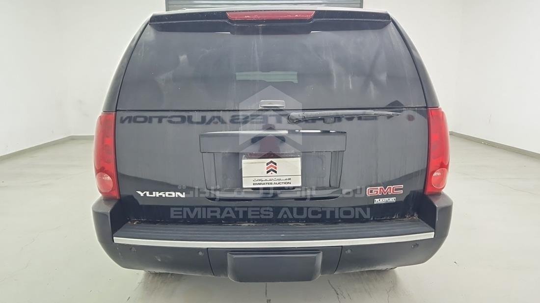2007 GMC Yukon — Rear View — Photo 8