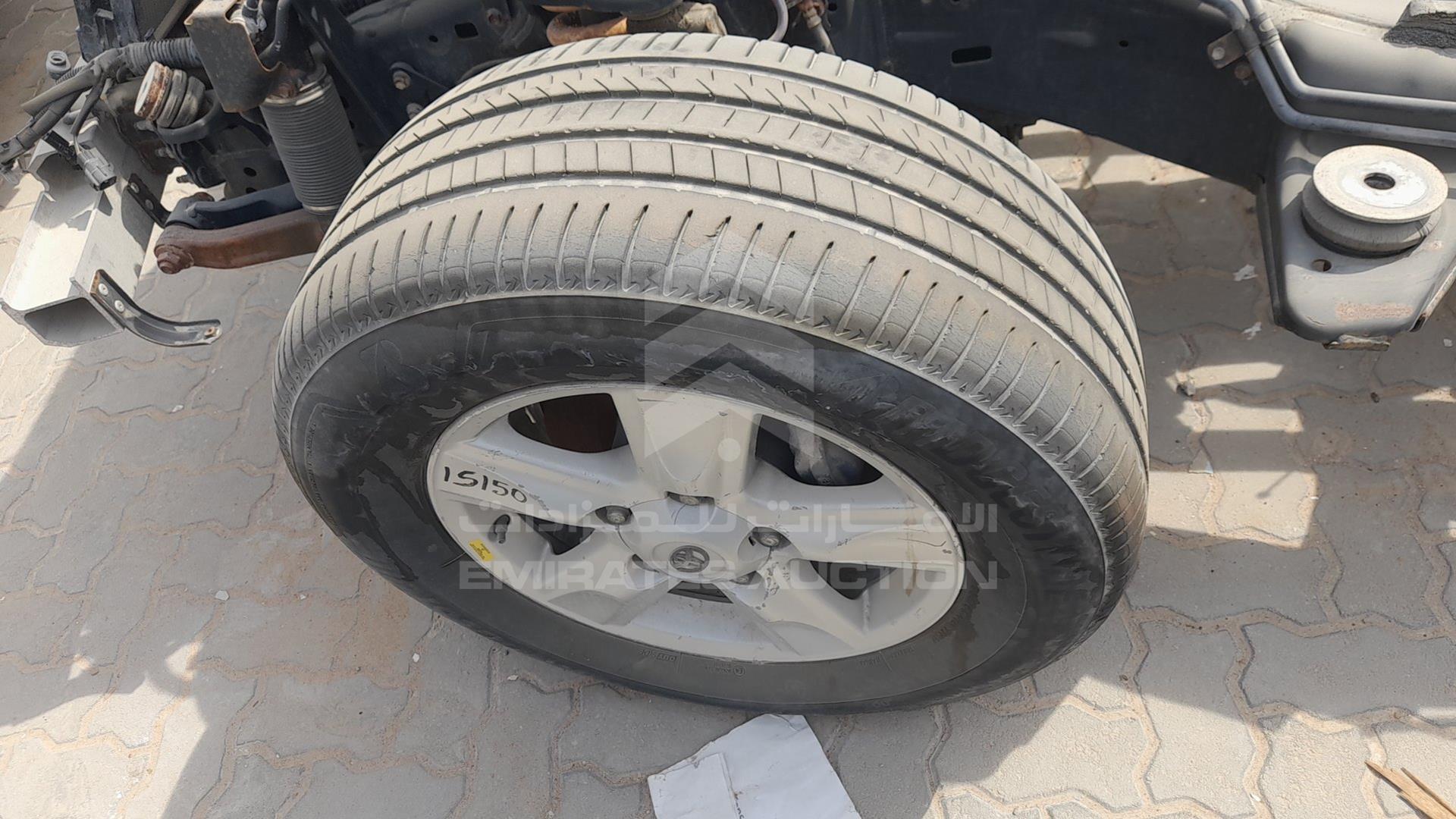 0 TOYOTA --- VIN: JTMHY05J7B5008891
