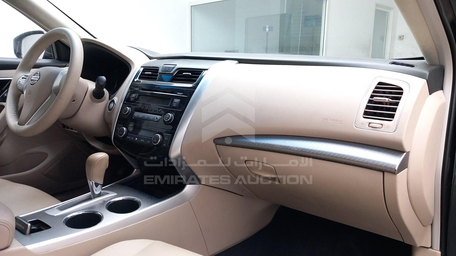 2017 NISSAN TEANA VIN: LGBF5AE09HR312960