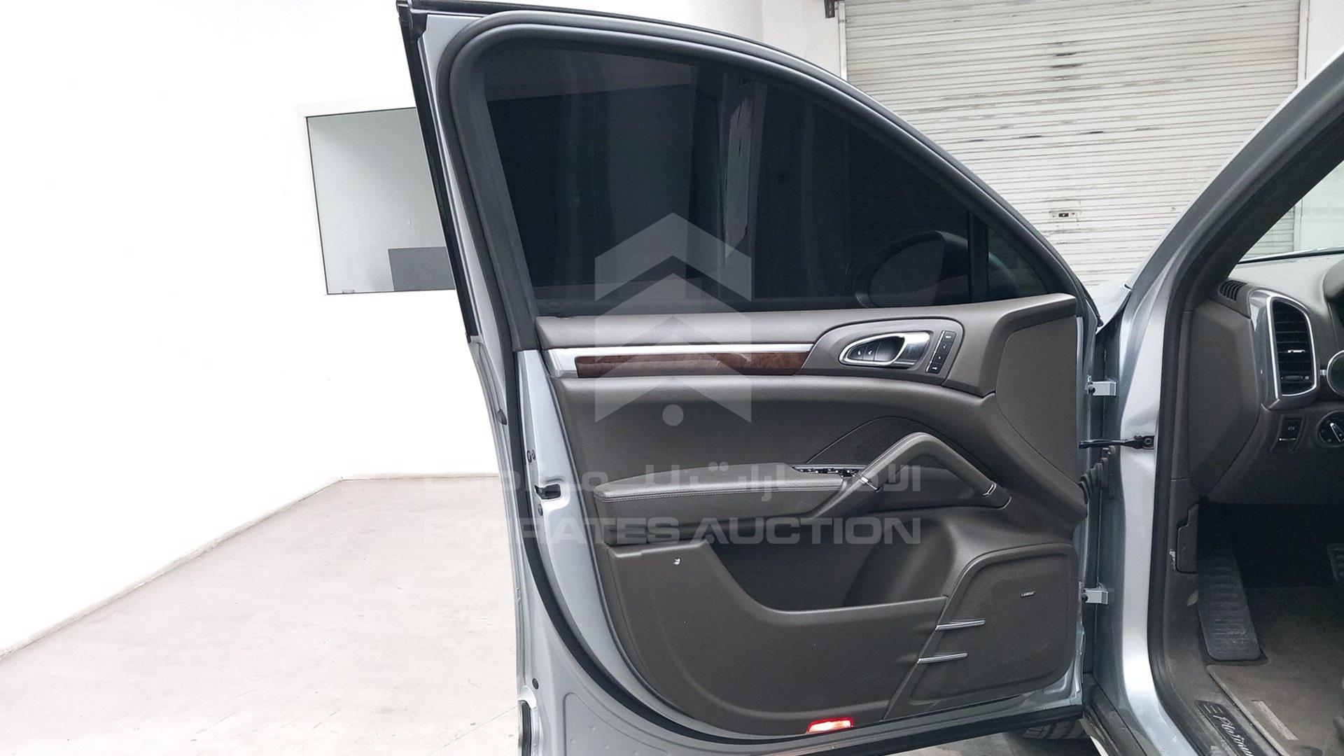 2017 PORSCHE CAYENNE VIN: WP1ZZZ92ZHKA90519