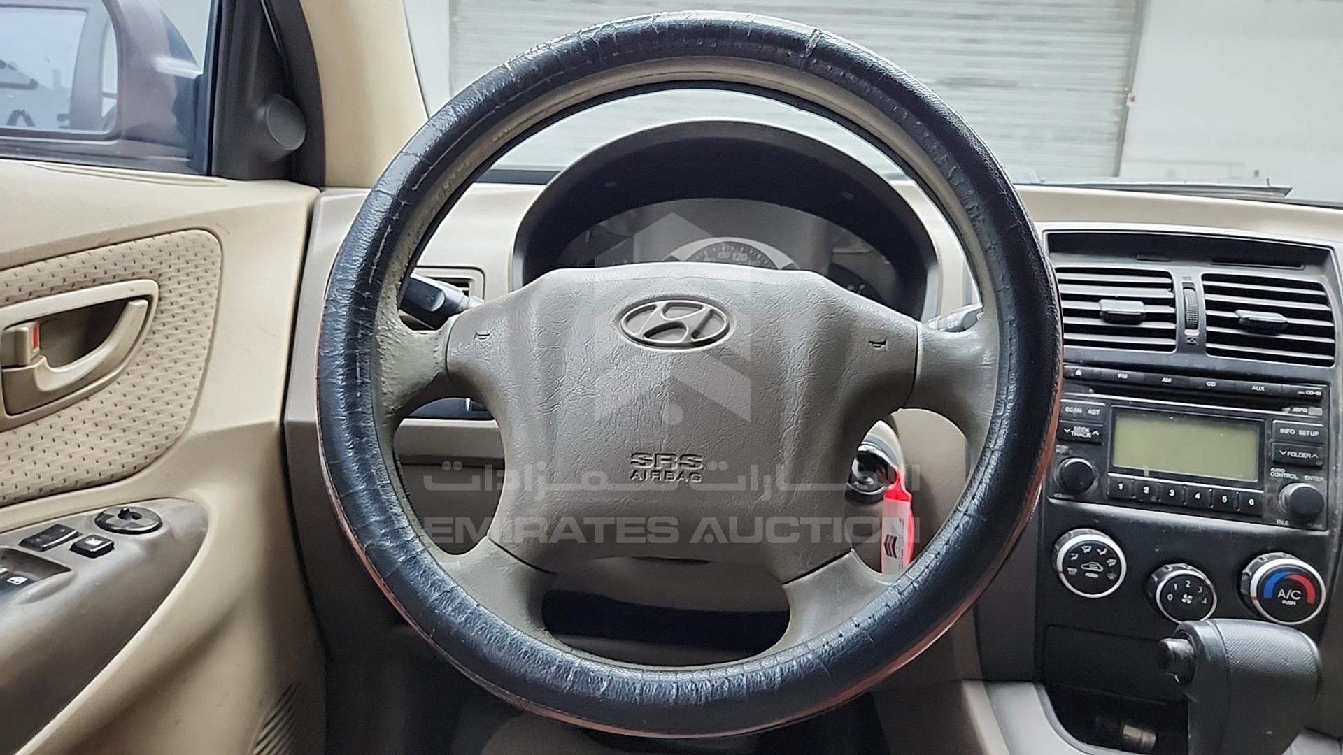 2009 HYUNDAI TUCSON VIN: KMHJM81BX9U992446