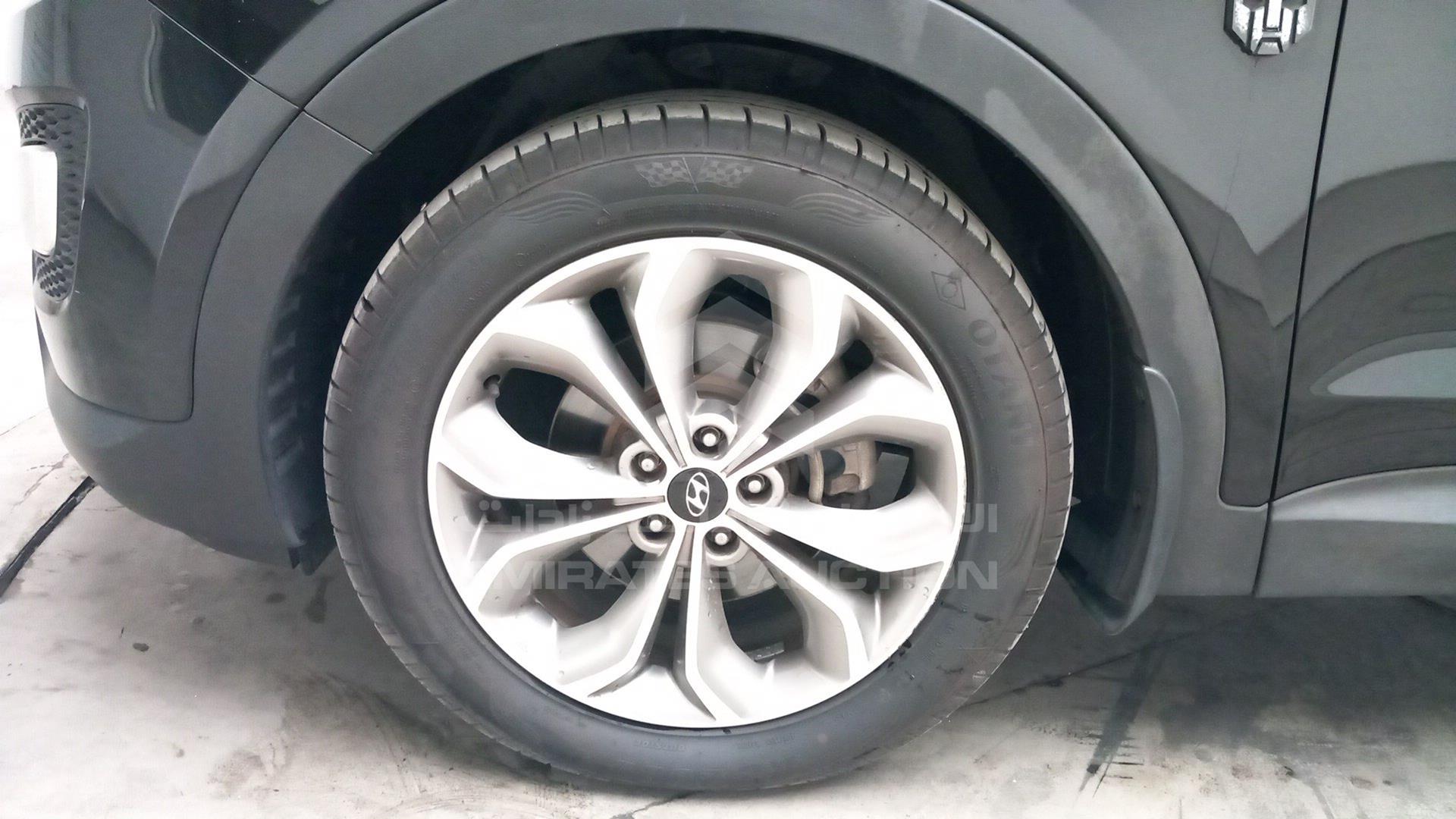2015 HYUNDAI SANTA FE VIN: KMHSU81E8FU368459