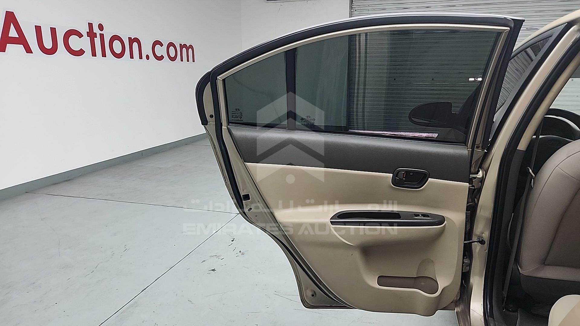2008 HYUNDAI ACCENT VIN: KMHCM41A48U227529