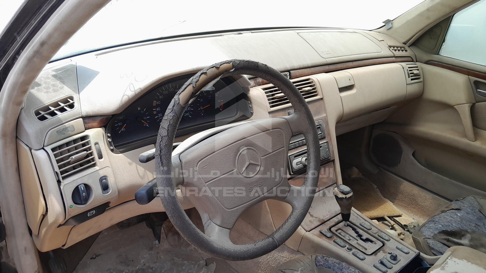 0 MERCEDES --- VIN: WDB2100611A788742