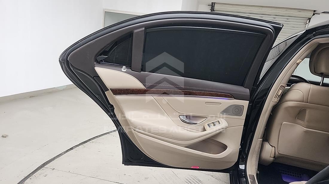مرسيدس اس 550 2014 — الباب الخلفي الأيسر — صورة 23
