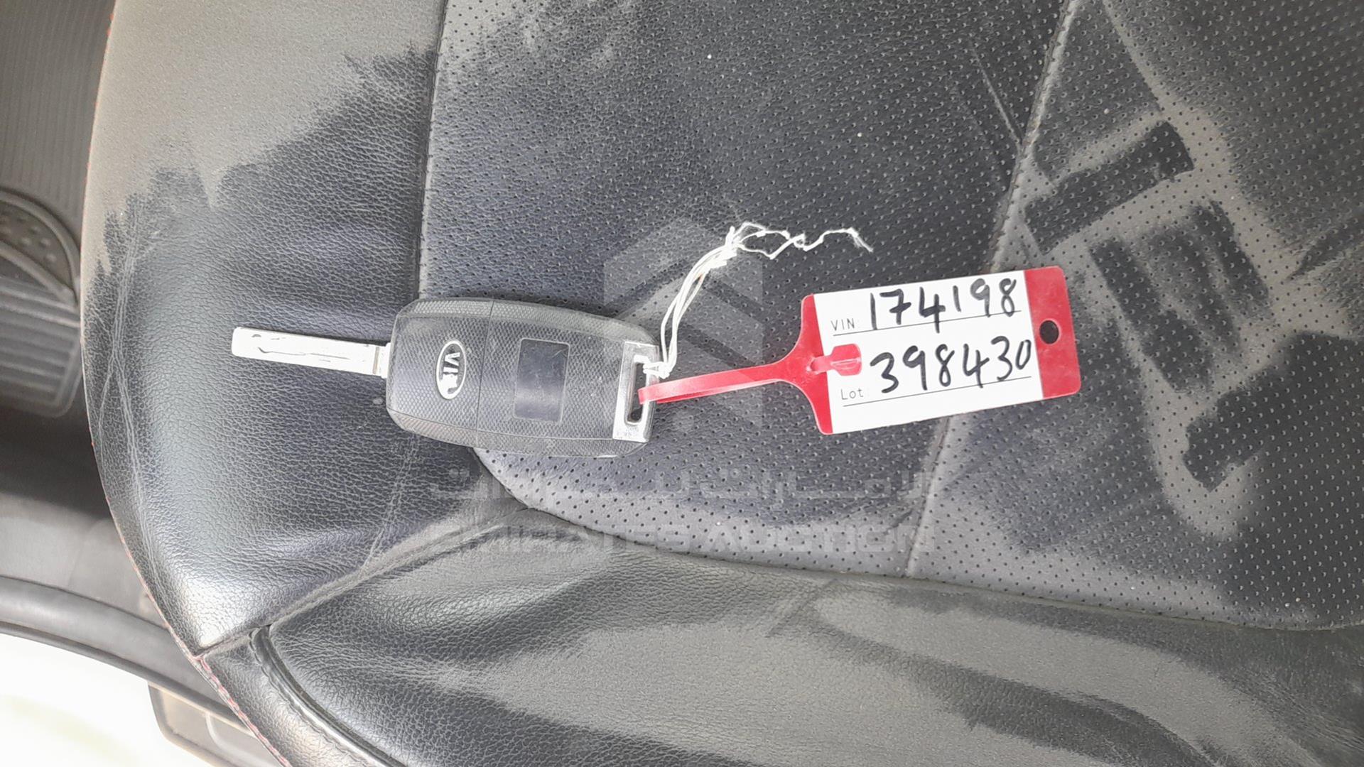 2015 KIA SOUL VIN: KNAJP8148F7174198