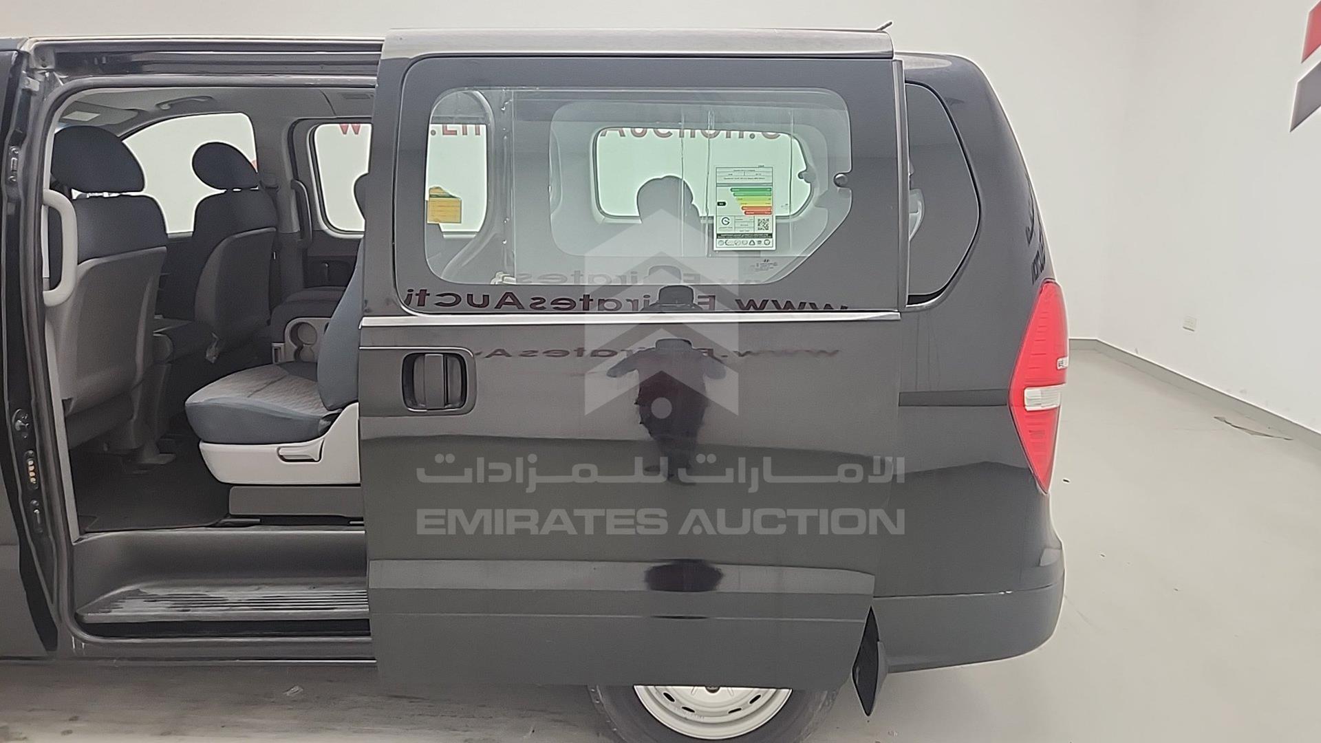 2018 HYUNDAI H1 VIN: KMJWA37R7JU974303