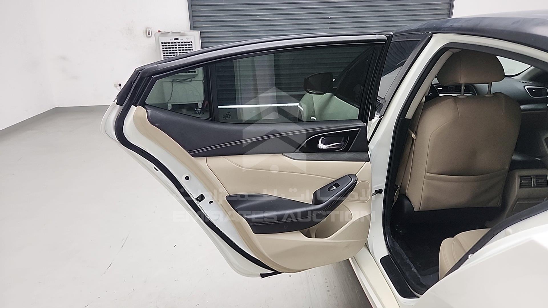 2016 NISSAN MAXIMA VIN: 1N4AA6AP7GC405495