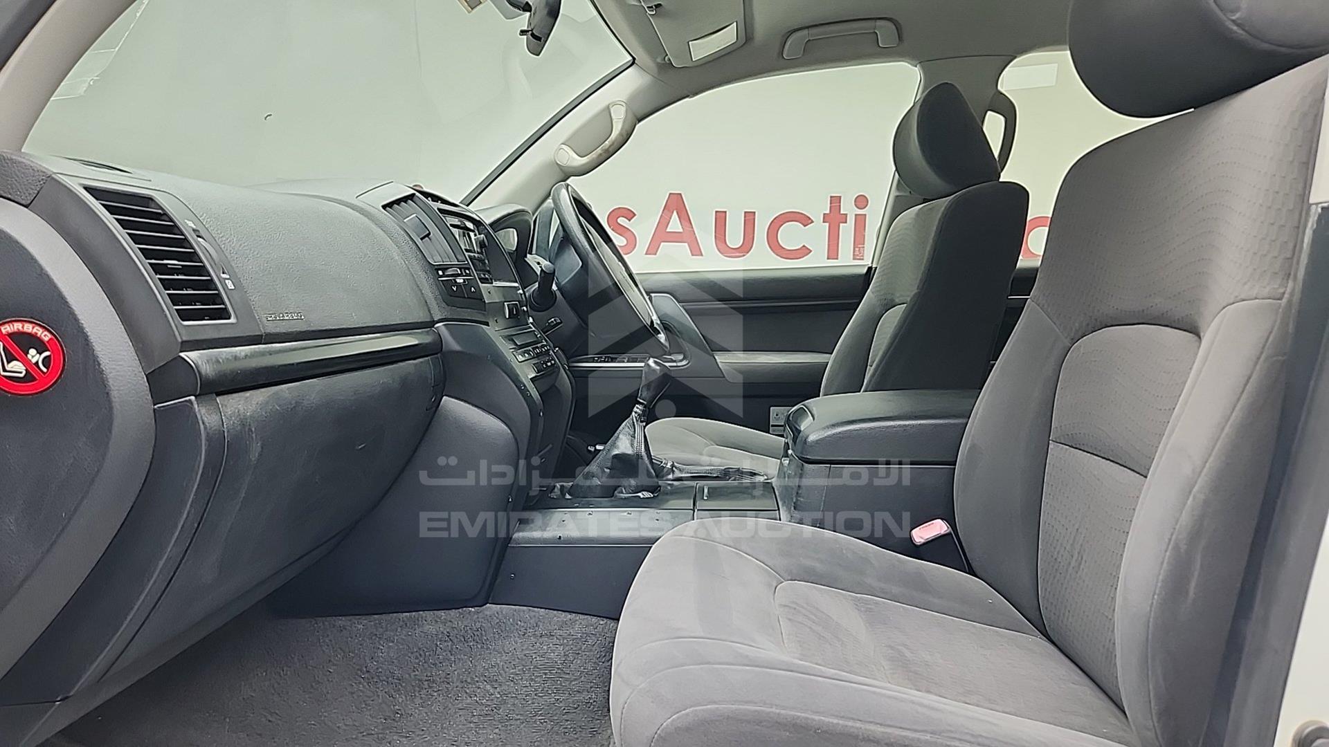 2014 TOYOTA LC 200 VIN: JTMHV09J904135065