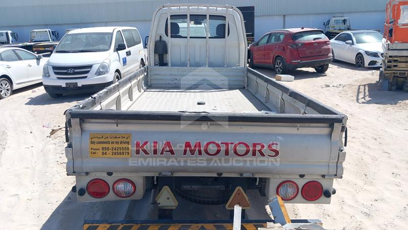 KNCWJ272XE7823774 Auction: EmiratesAuction Lot: 406614 KNCWJ272XE7823774 Kia K4000 2014 WHITE Photo 8