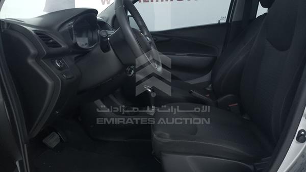 Chevrolet SPARK 2019 KL1CD6CA5KC712733 Image 4