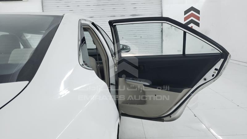 6T1BF9FK6HX692658 Auction: EmiratesAuction Lot: 436635 6T1BF9FK6HX692658 Toyota Camry 2017 WHITE Photo 23