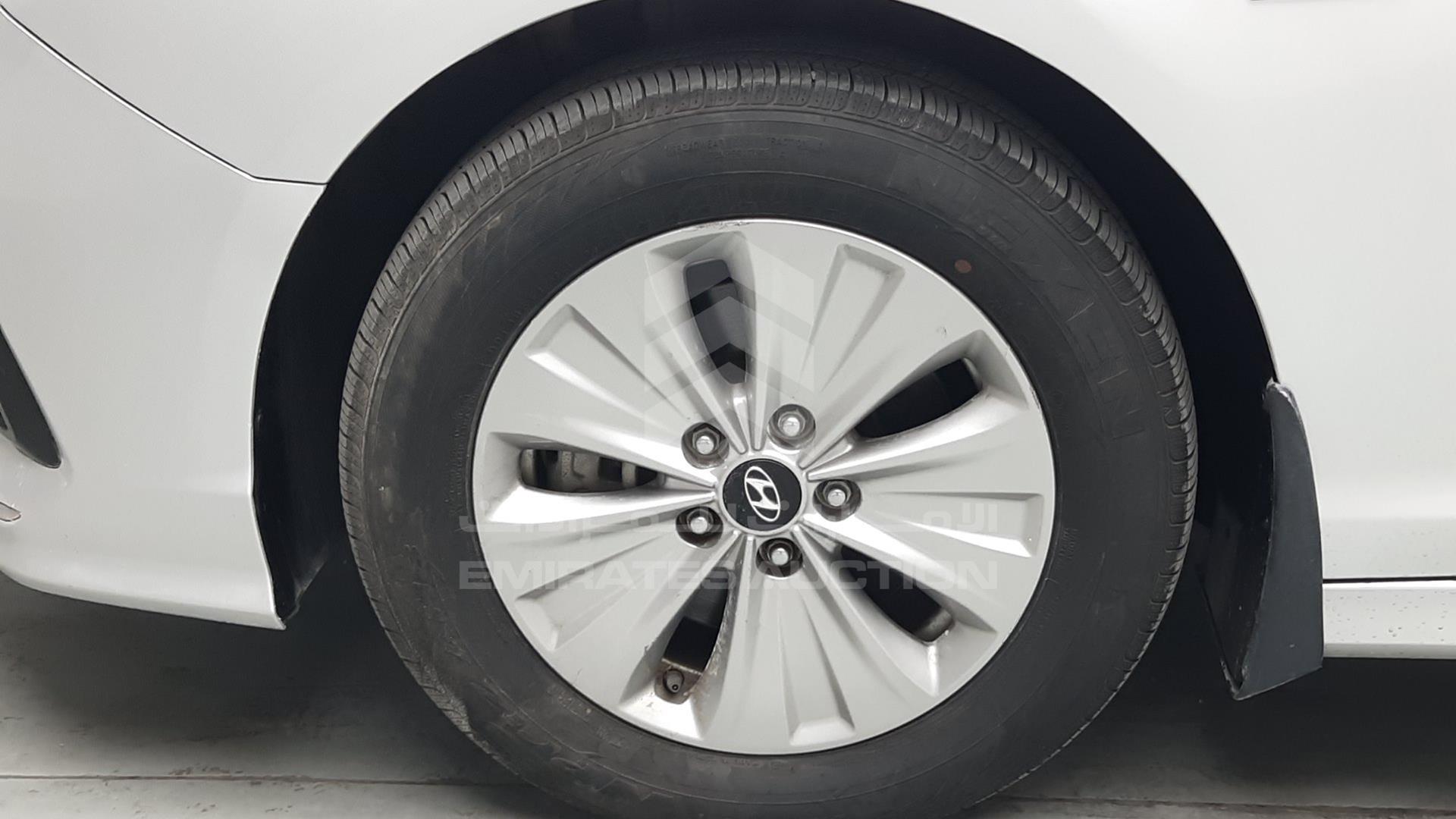 2019 HYUNDAI SONATA VIN: KMHE24130KA093014
