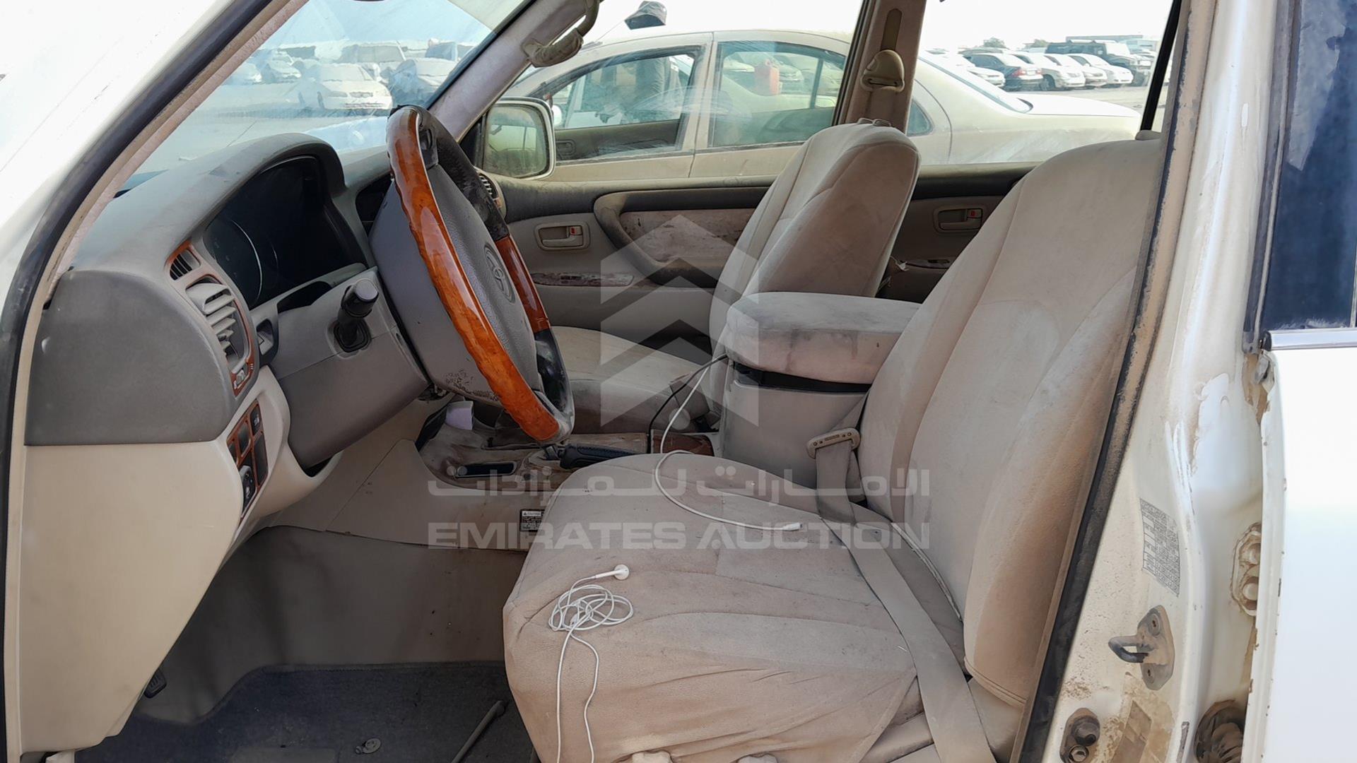 2006 TOYOTA LAND CRUISER VIN: JTEHJ09JX65132086