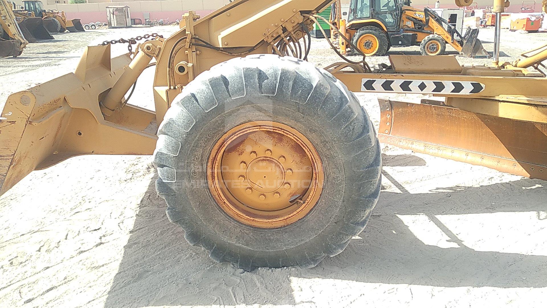 1988 CATERPILLAR 12 G VIN: 61M12681