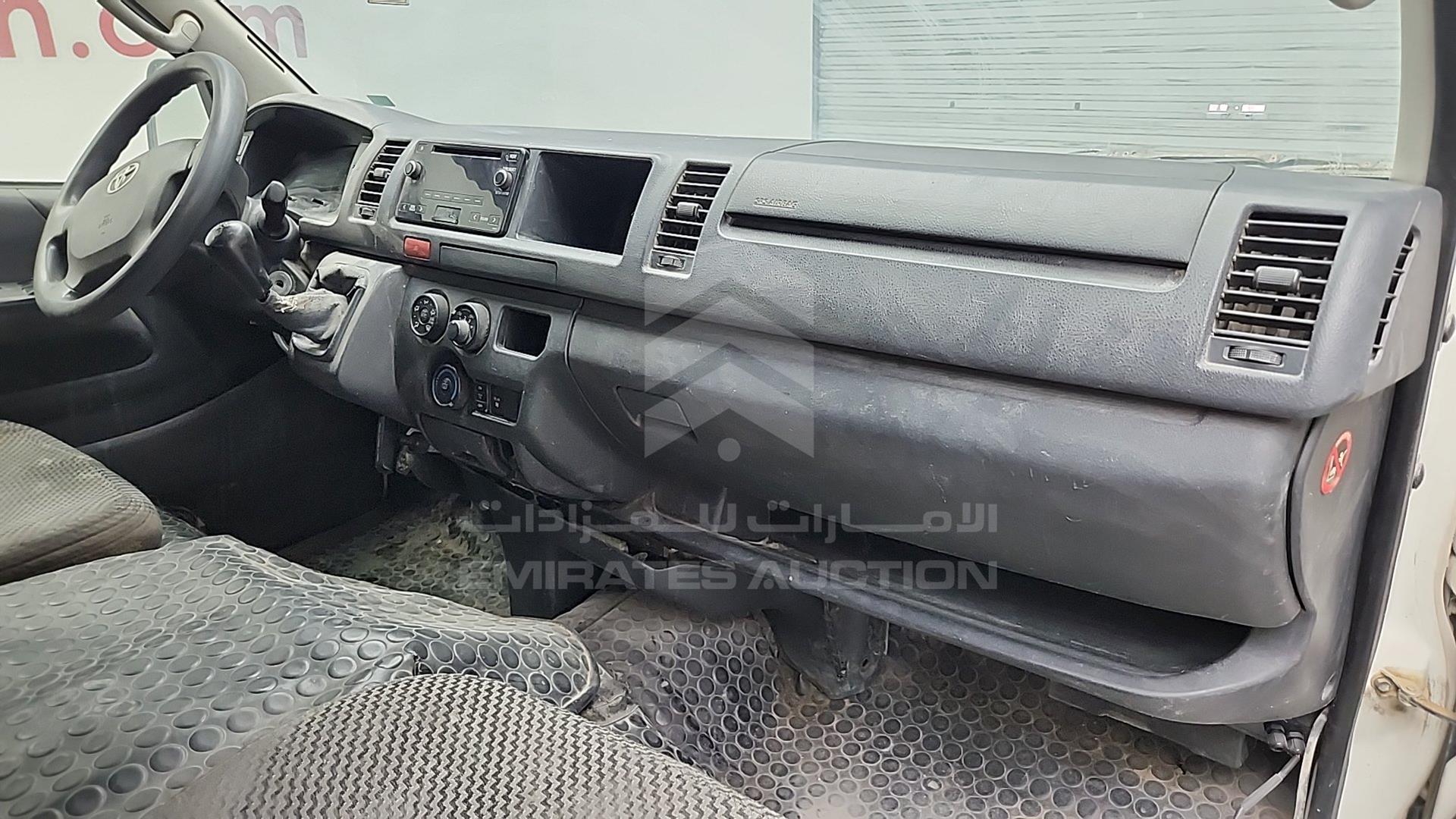 2015 TOYOTA HIACE VIN: JTGRX12PXF8046161