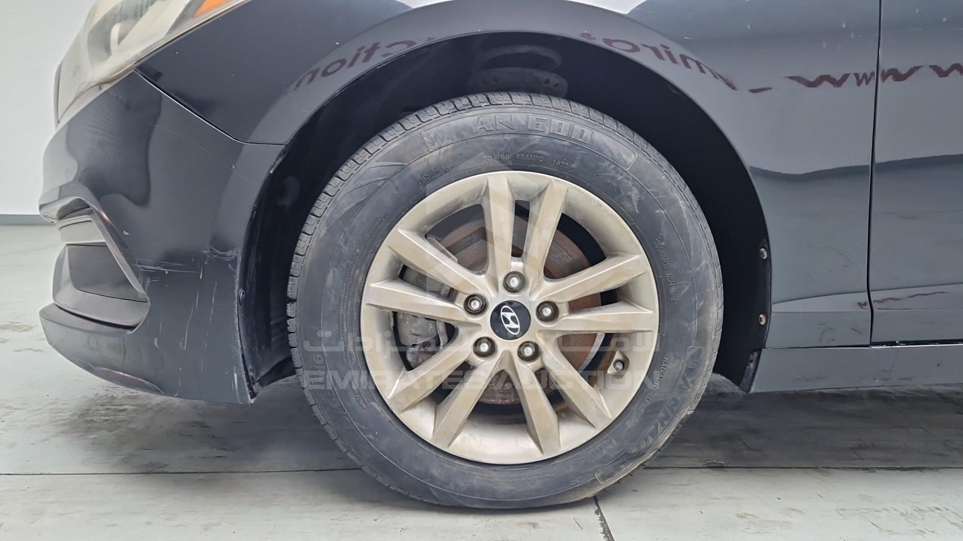 2016 HYUNDAI SONATA VIN: 5NPE24AF7GH273542