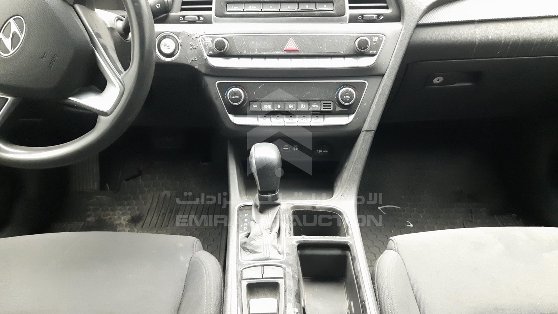 2019 HYUNDAI SONATA HYBRID VIN: KMHE24136KA093096