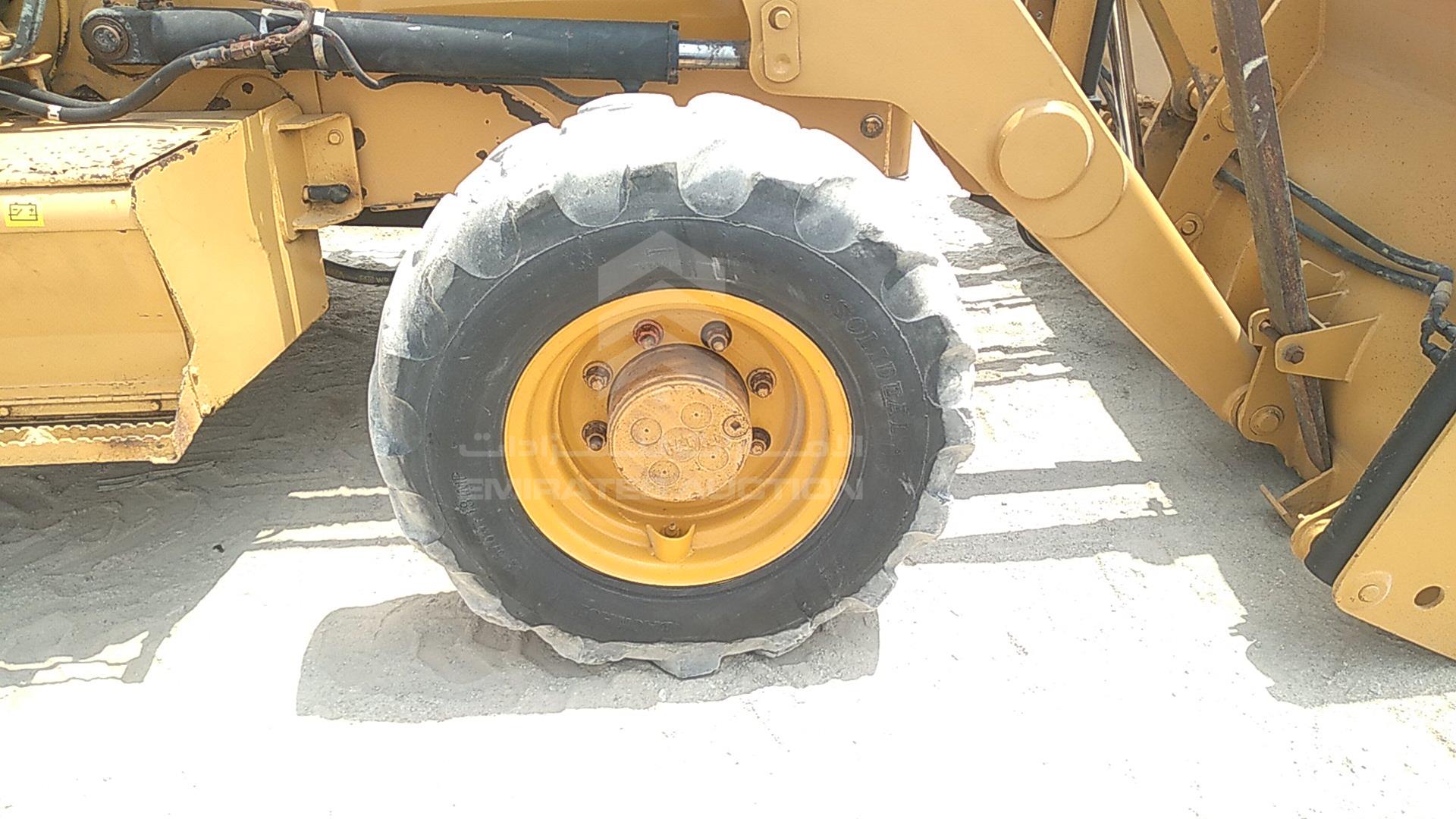 2009 CATERPILLAR 422E VIN: CAT0422EAHBE02781