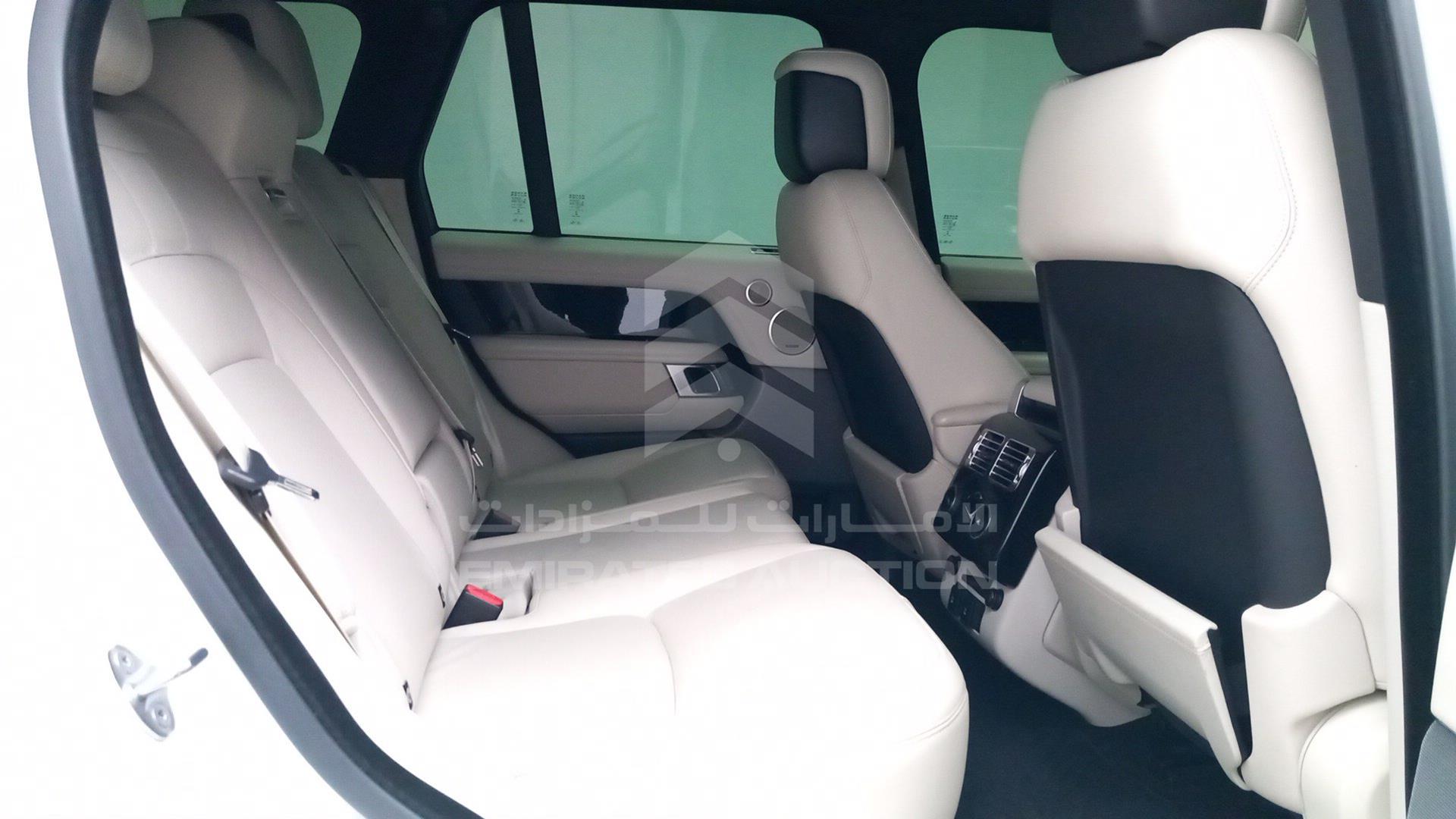 2018 RANGE ROVER HSE VIN: SALGA2BV0JA389243