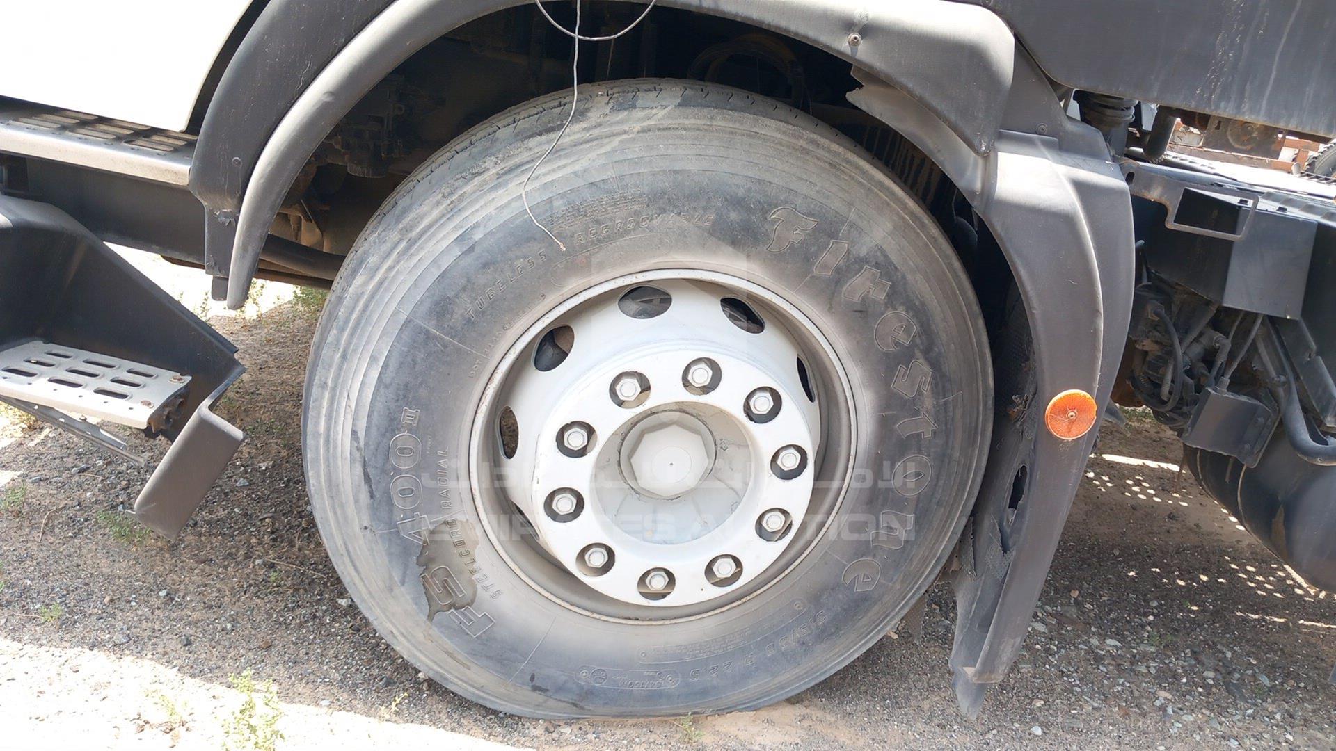 2001 VOLVO FH 12 VIN: YV2A4DBA21B293725