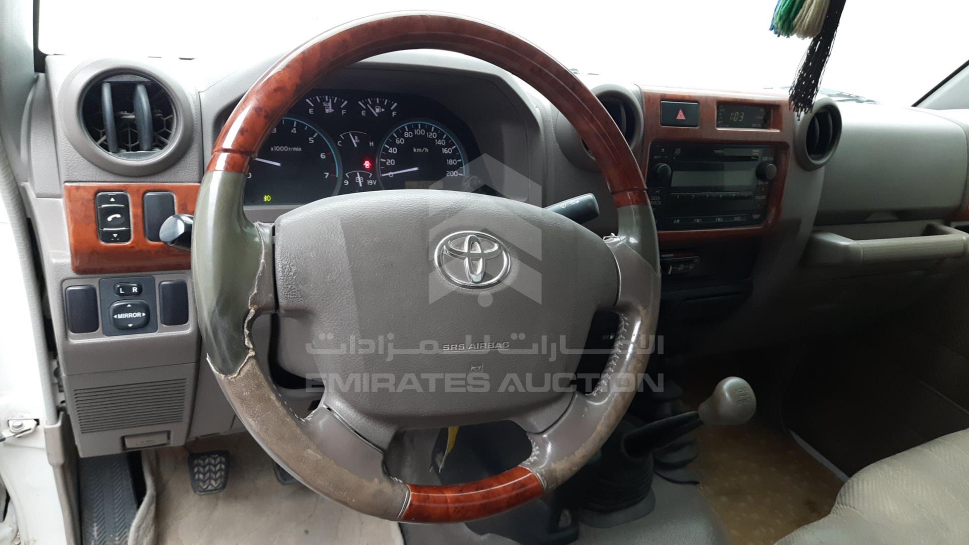 2013 TOYOTA LAND CRUISER VIN: JTFLU73J9D4538474