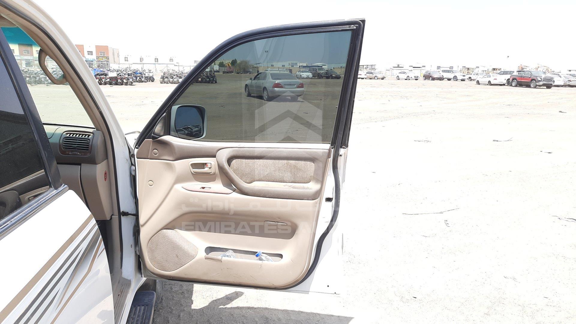 2002 TOYOTA LAND CRUISER VIN: JTEHT05J922027437