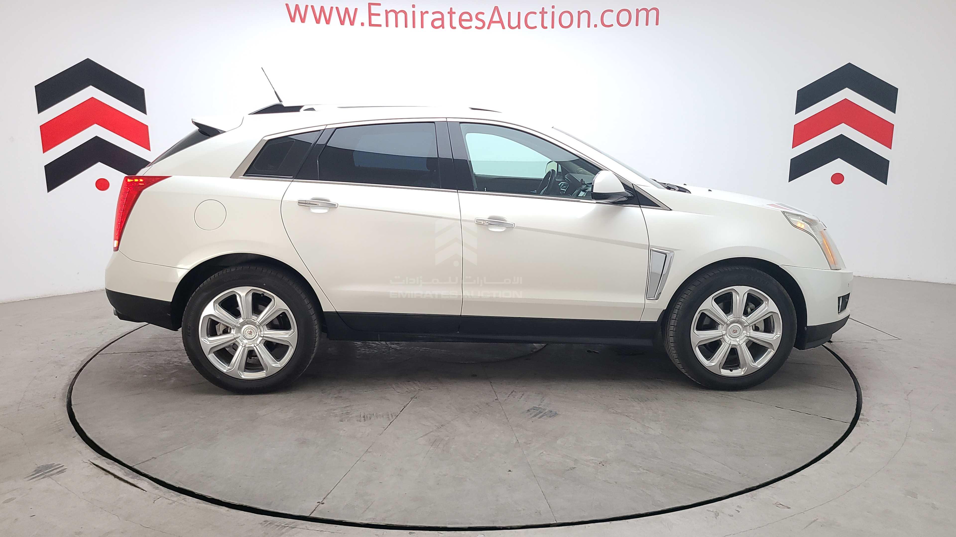 3GYFN9E32FS556311 - 2015 Cadillac SRX - #428187