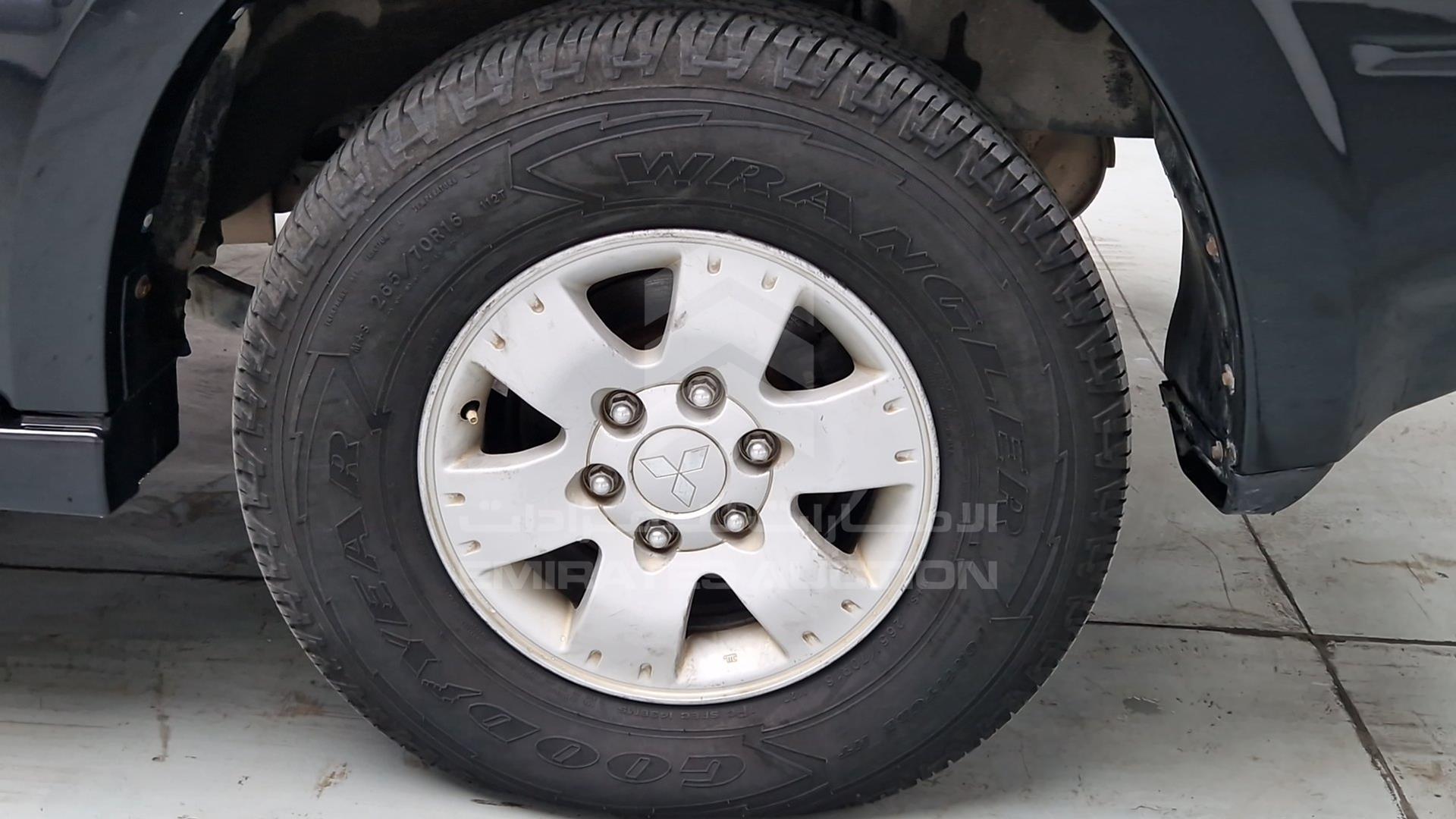 2006 MITSUBISHI PAJERO VIN: JMYMRV63W6J705247