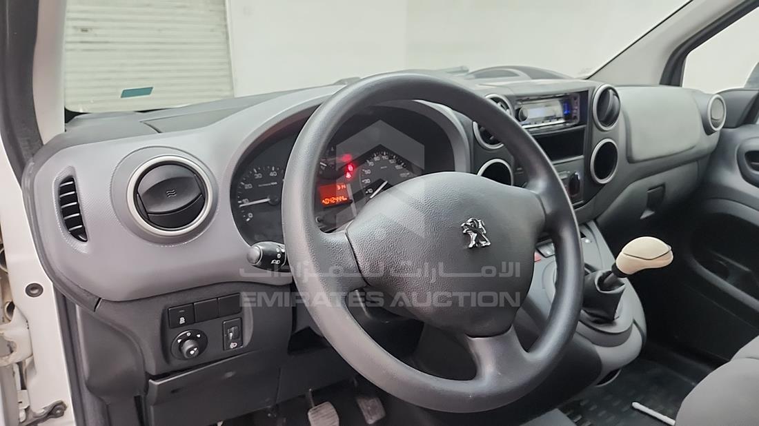 2019 Peugeot Partner — Front Left Driver Dashboard View — Photo 14