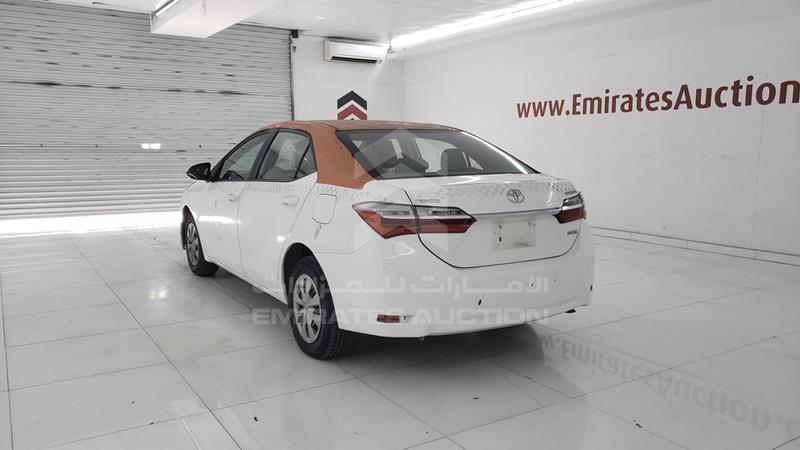 RKLBB9HE7H5198617 Auction: EmiratesAuction Lot: 404129 RKLBB9HE7H5198617 Toyota Corolla 2017 WHITE Photo 6