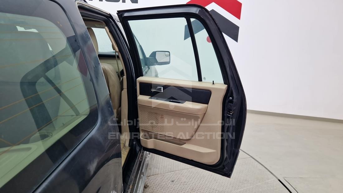 فورد اكسبدشن 2016 — الباب الخلفي الأيمن — صورة 23