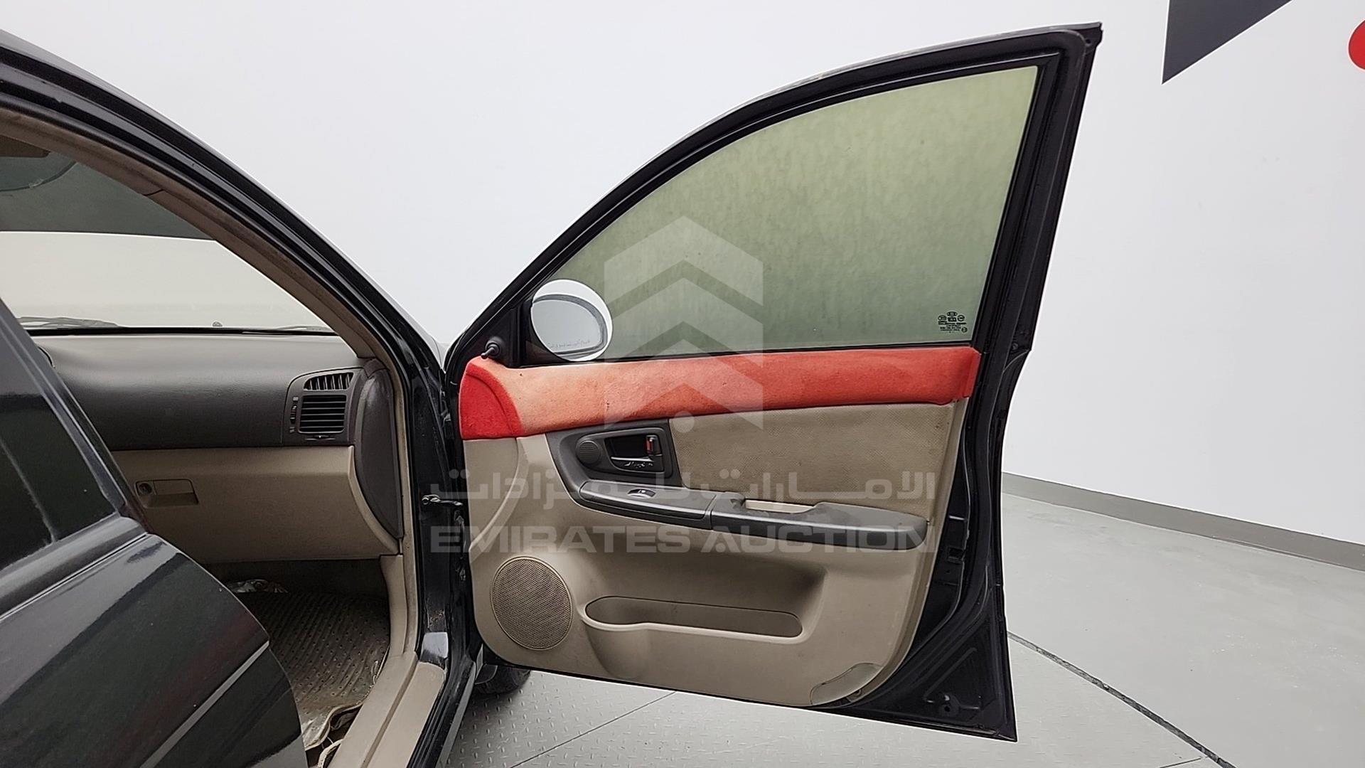 2005 KIA CERATO VIN: KNAFE223455171999