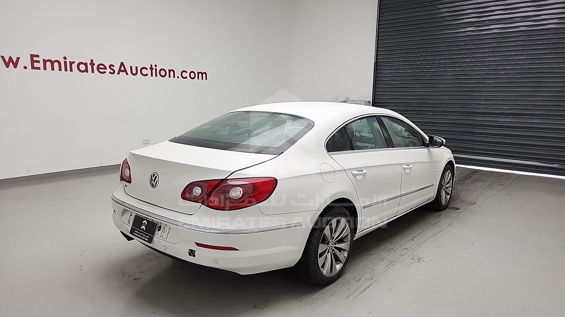 2011 VOLKSWAGEN PASSAT VIN: WVWAB13C3BE710896